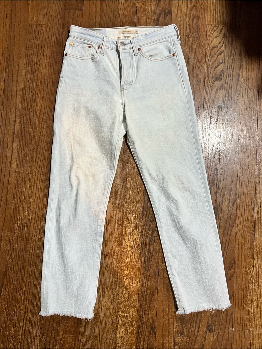 Levi’s Wedgie Straight Ankle Women's Jeans With Raw Hem Size 25